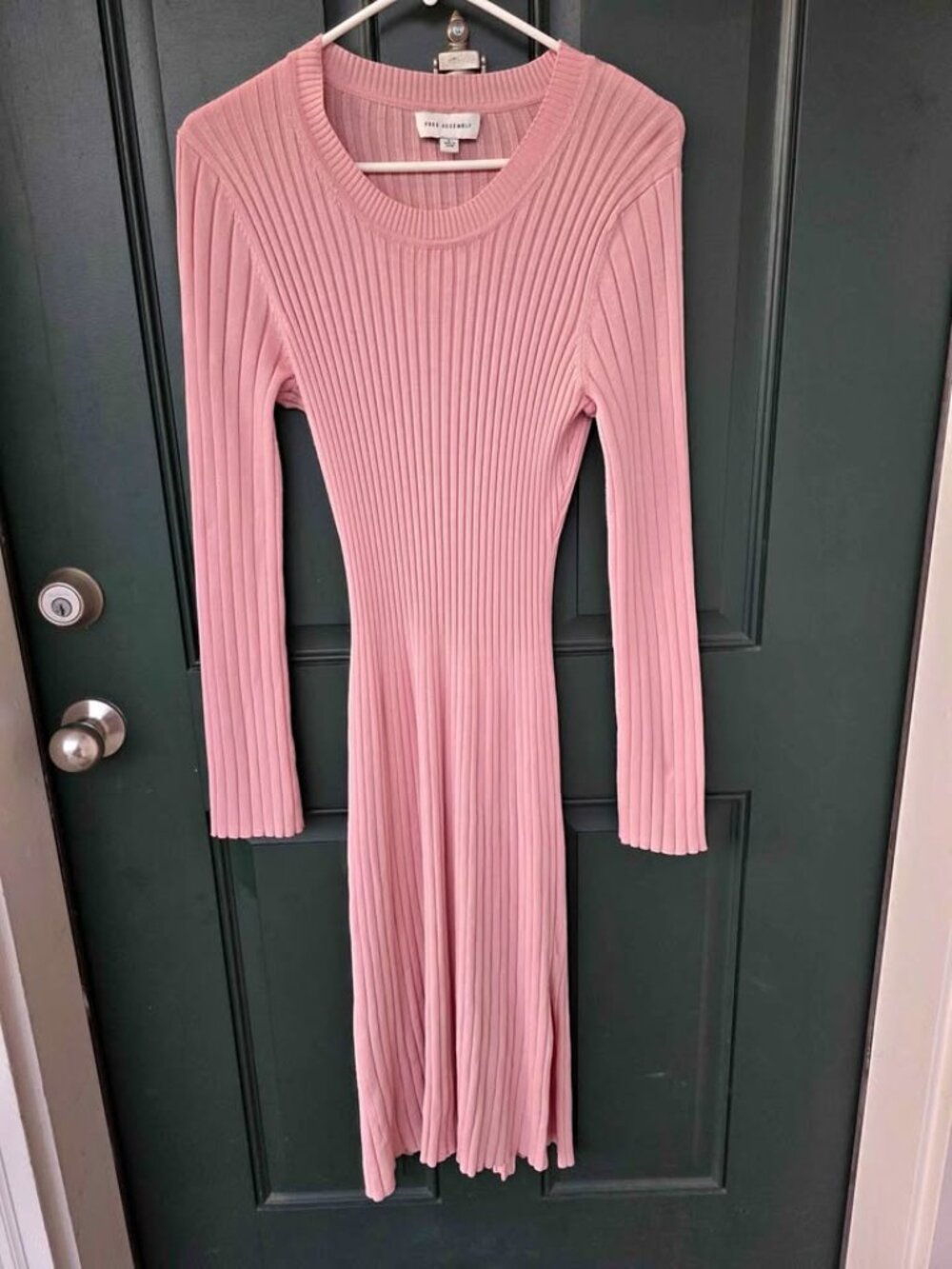Womens Large Pink Ribbed Long Sleeve Crew Neck Midi Sweater Dress